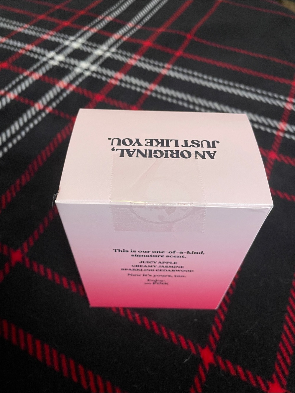PINK Victoria's Secret Pink Ombre Eau de Parfum Bottle - Picture 2 of 6